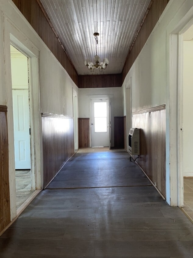 Building Photo - 311 E Hampton Ave