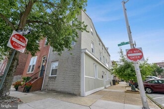 Building Photo - 249 S Chester St
