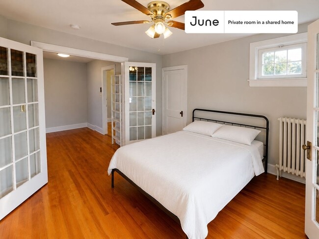 Room in Shared 6 bed/3 bath home in Brookland - Room in Shared 6 bed/3 bath home in Brookland