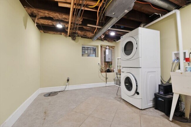 Foto del edificio - 1319 Massachusetts Ave SE