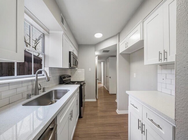 Foto del edificio - 9204 Campbell Rd