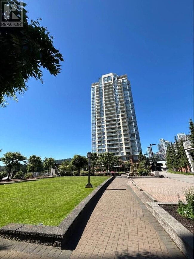 Photo du bâtiment - 9868-9868 Cameron St