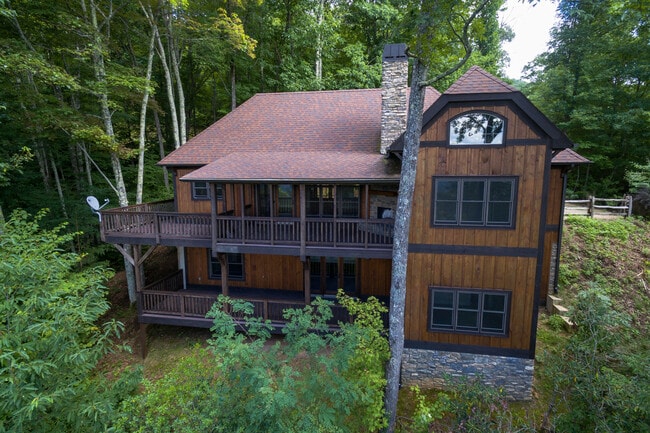 Photo - Beautiful Mountain home in Balsam Mountain Preserve Community $3500 a month with year-long lease