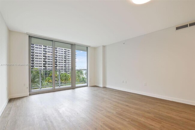 Foto del edificio - 1500 Bay Rd