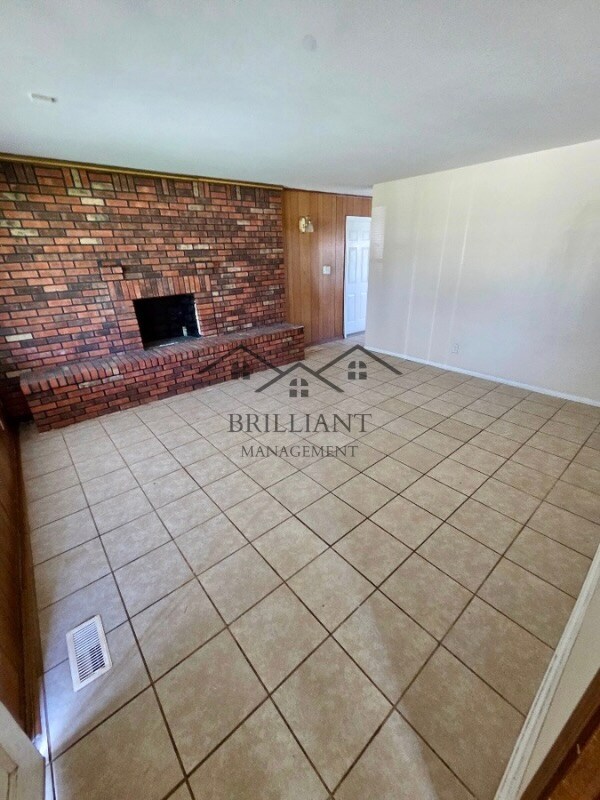 Foto del edificio - 7914 E 34th Pl