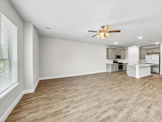 Building Photo - 213 Suma Dr