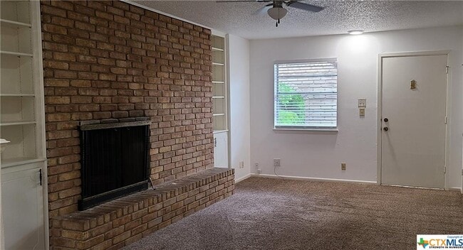 Building Photo - 3601 Ivanhoe Dr