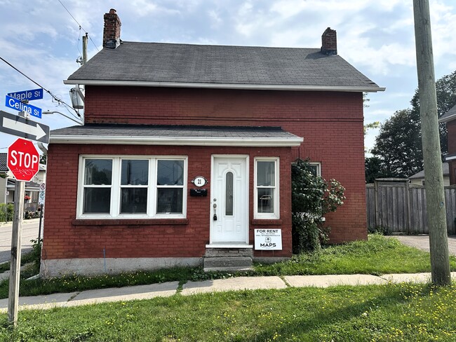 Building Photo - 21 Maple St