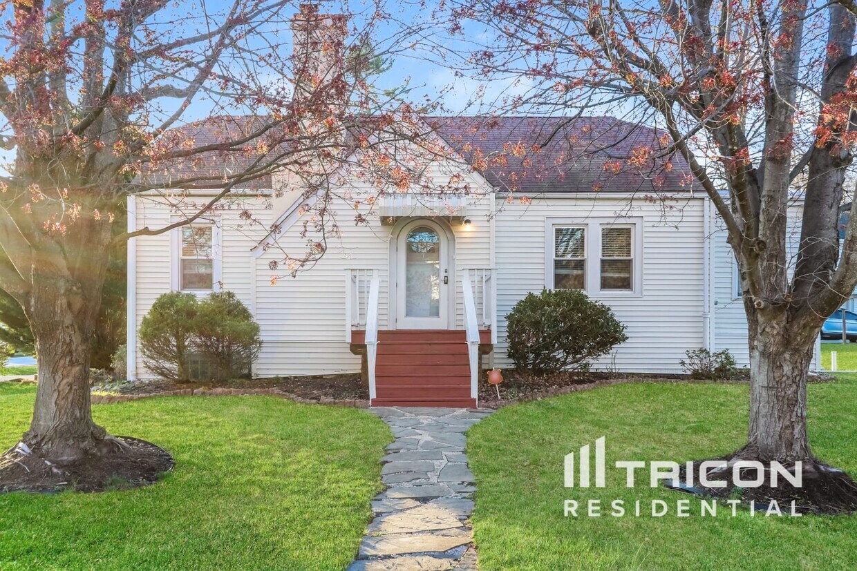 Primary Photo - 127 Clearfield Ave
