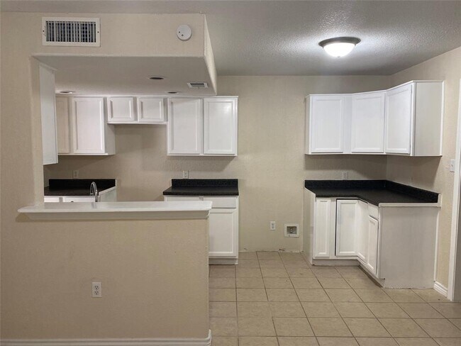 Building Photo - 101 E Hospital Dr