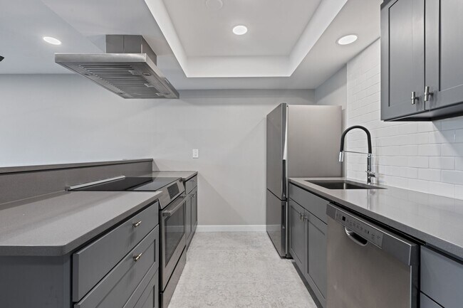 Photo - Large Freshly Remodeled and AIR CONDITIONE... Apartment