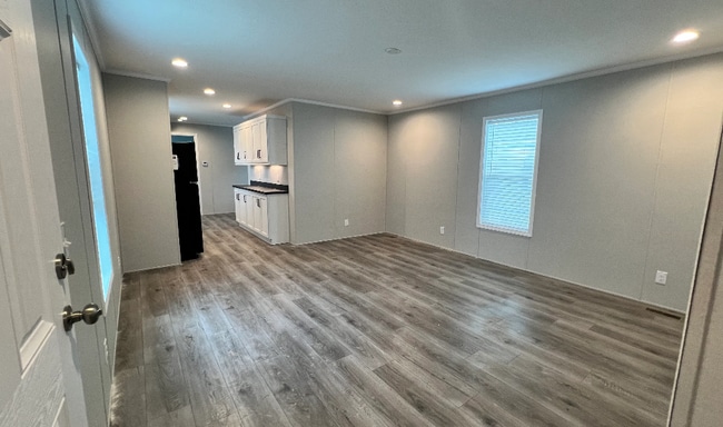 Building Photo - 49601 Au Lac Dr E
