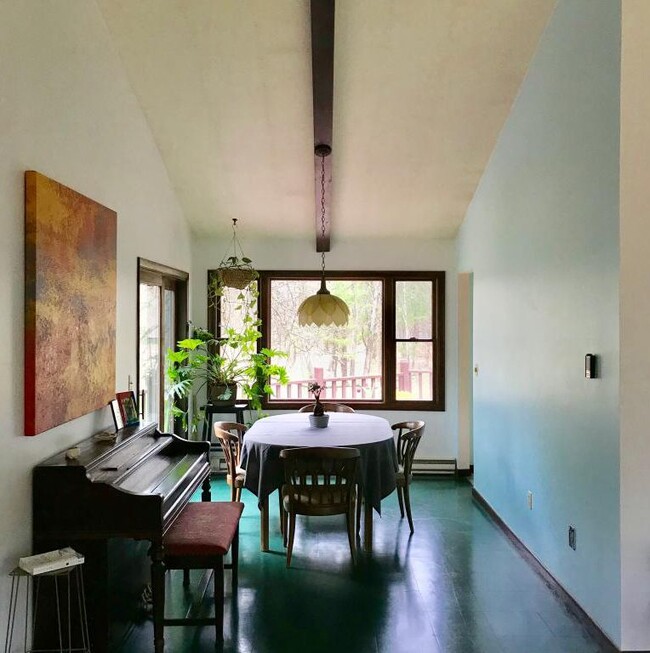 Foto del edificio - 6 Redwood Ln