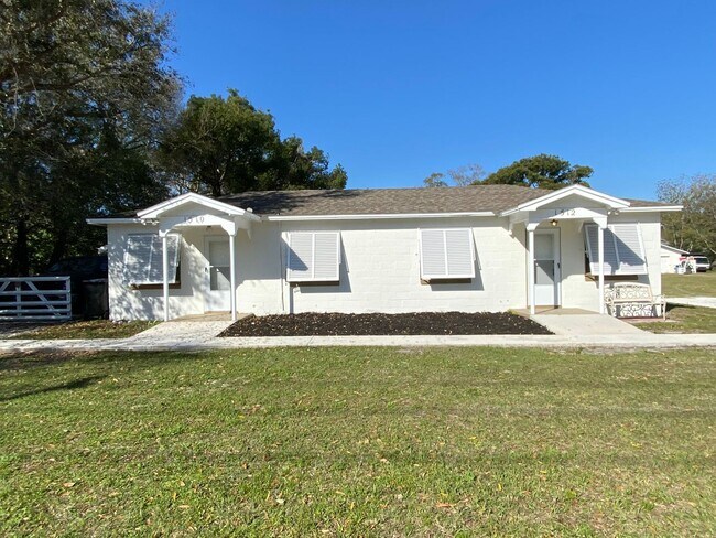 Building Photo - Affordable 1/2-duplex residence located in...