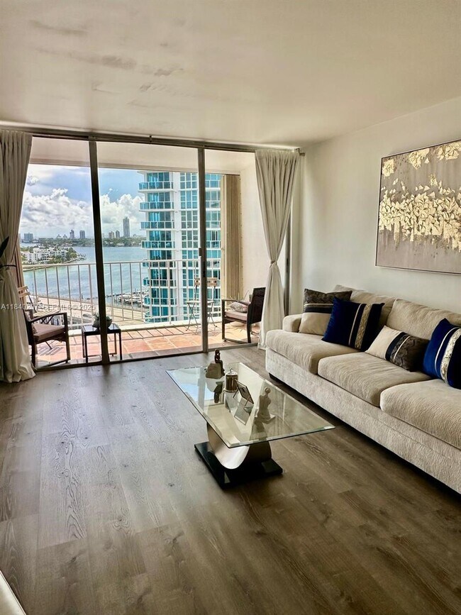 Foto del edificio - 1865 79th Street Causeway