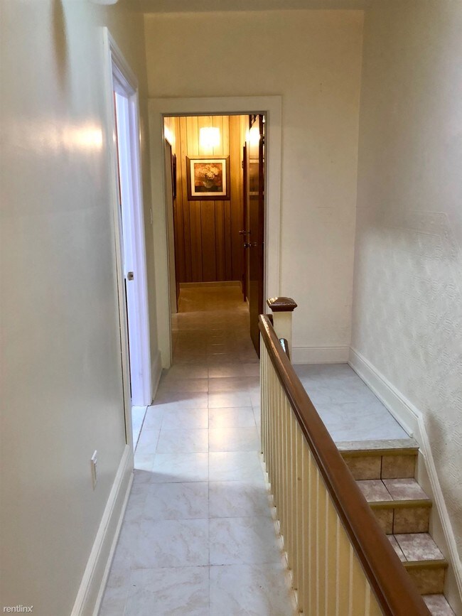 Foto del edificio - 6064 Gates Ave