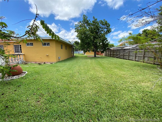 Foto del edificio - 8261 SW 38th St