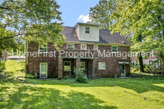 Foto del edificio - 105 Meadowlark Dr