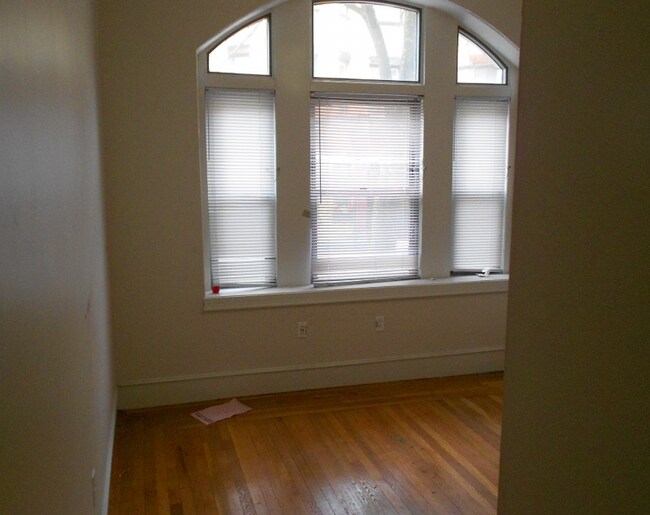 Foto del edificio - 36 Edgerly Rd