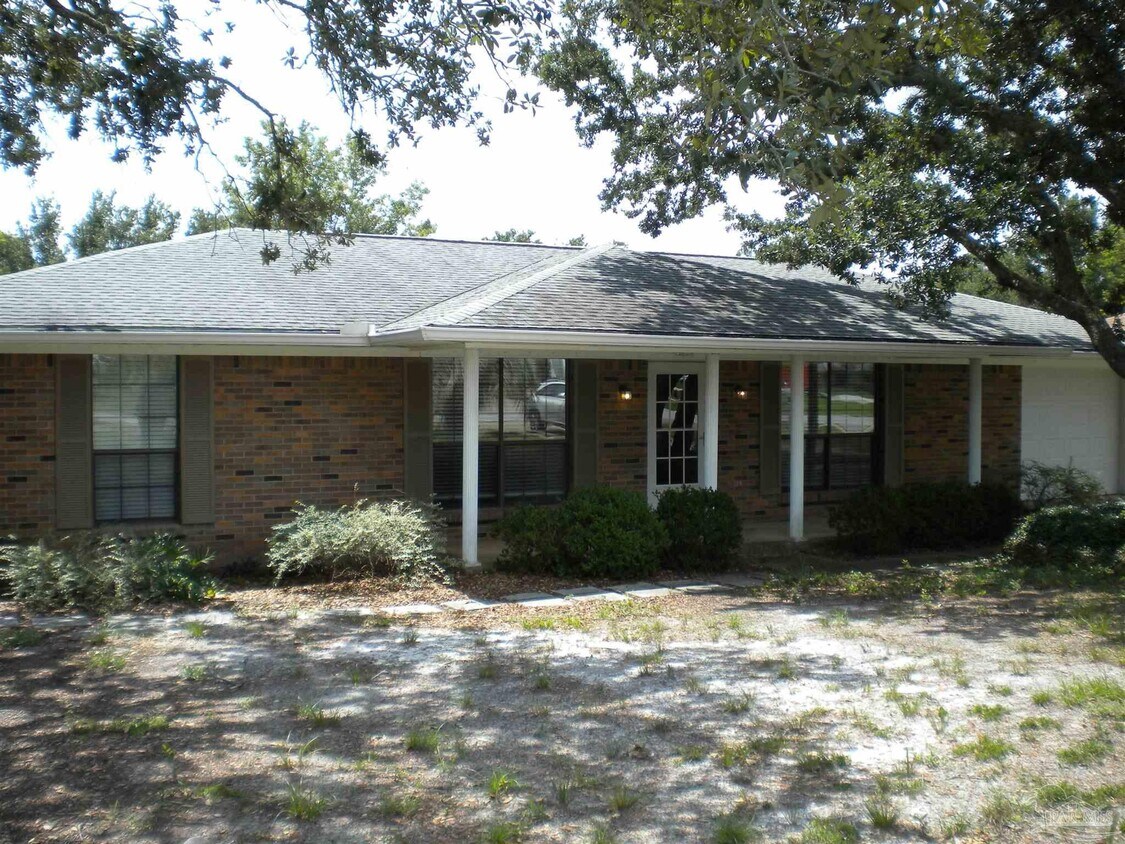 313 Shoreline Dr, Gulf Breeze, FL 32561 House Rental in Gulf Breeze