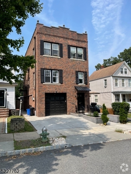 Building Photo - 43 Pleasant Way