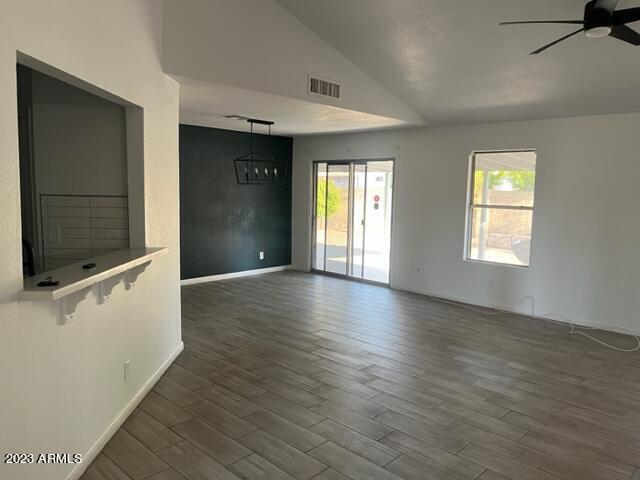 Foto del edificio - 7627 W Pershing Ave