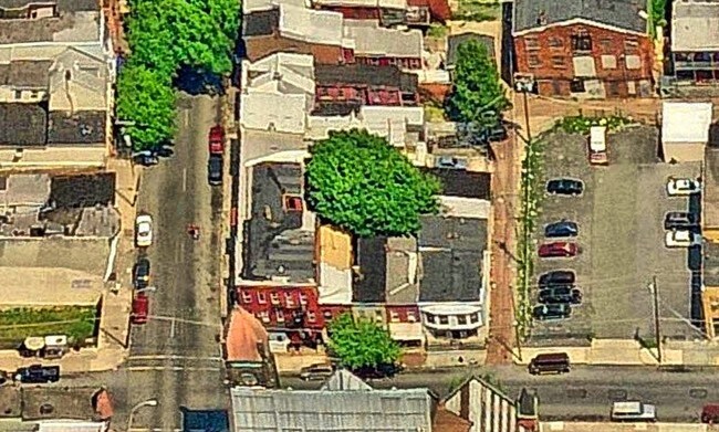 Building Photo - 303 N 9th St