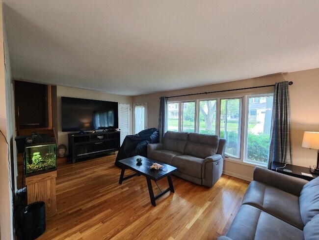 Foto del edificio - 639 Wellner Rd