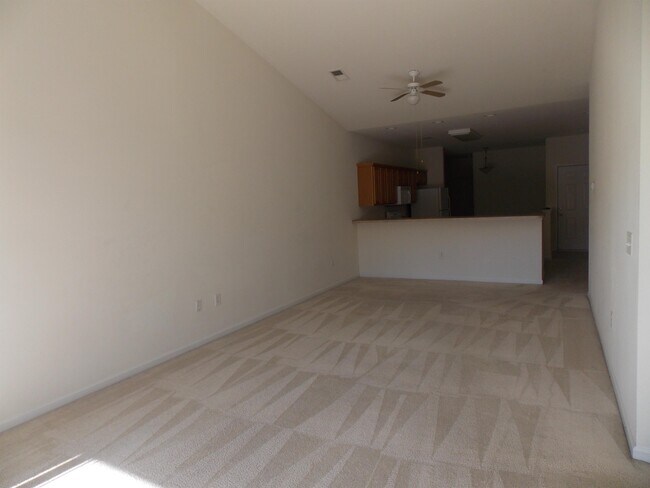 Foto del edificio - 210 Nut Hatch Ln