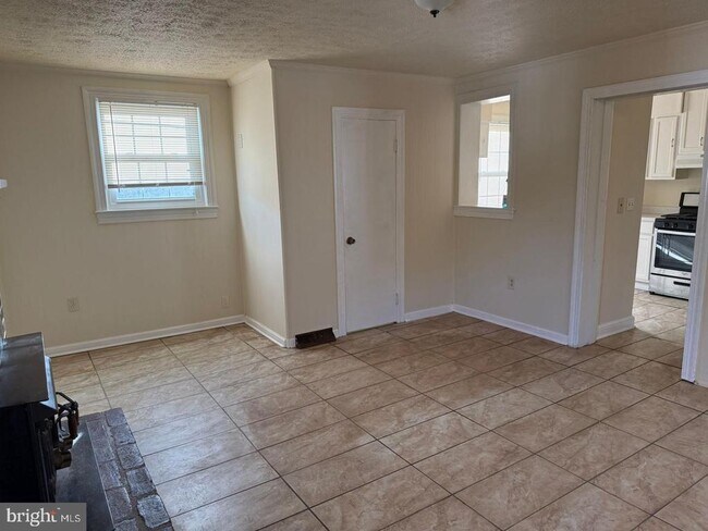 Building Photo - 13769 Travilah Rd