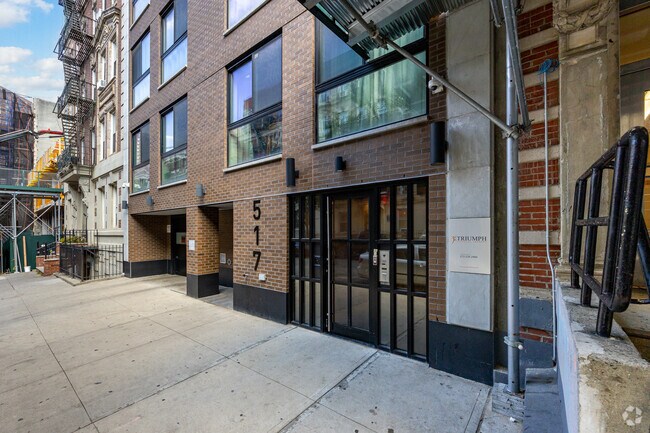 Entrada - 517 W 134th St
