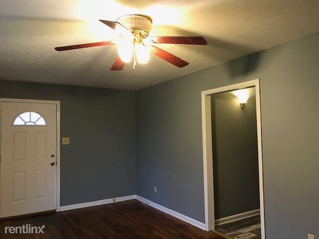 Foto del edificio - 2 br, 1 bath Duplex - 409 N Breathitt St 4...