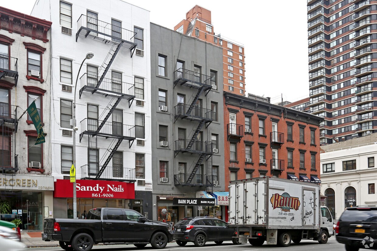 Building Photo - 1371 1st Ave