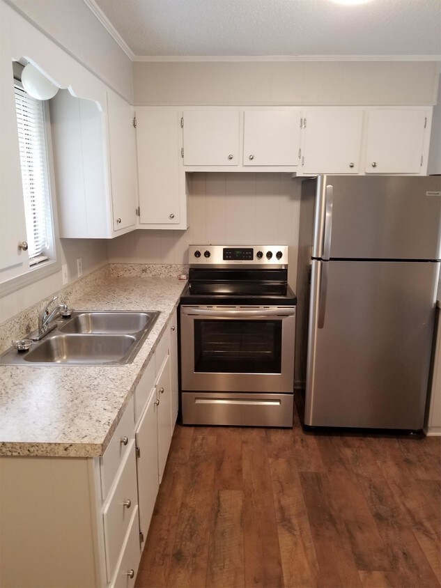 Foto principal - 106 Cedar Ln