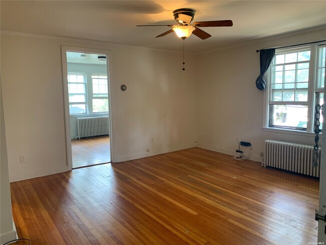 Building Photo - 253 N Wellwood Ave