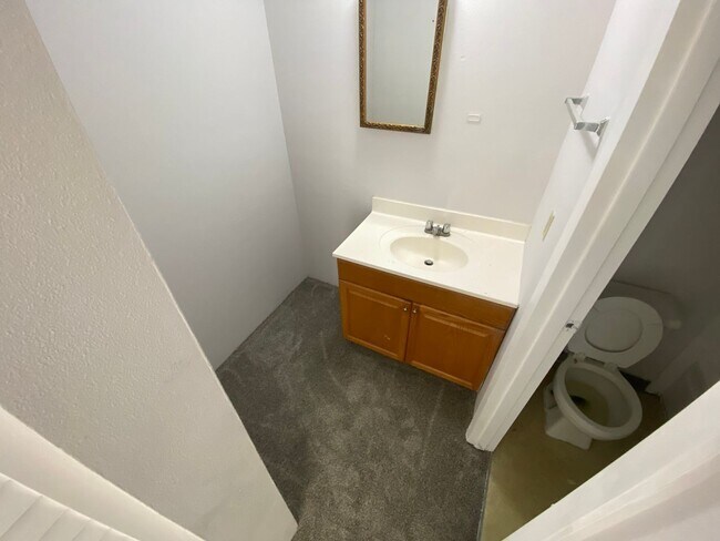 Foto del edificio - LEASE NOW AND ENJOY 50% OFF 2ND MONTH! Spacious 1 bd / 1 ba unit in Brandywine near UF & Shands