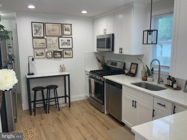 Building Photo - 406 Huntington Ave