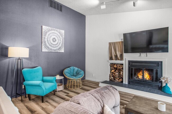 Foto del edificio - Furnished Short-Term Rental in Eagle – Pool & Prime Location!