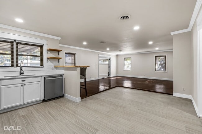 Building Photo - 1606 Joy Dr