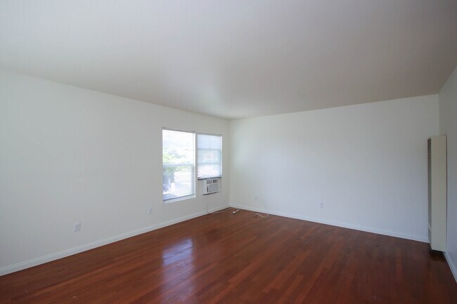 Foto del edificio - 3148 Abella St