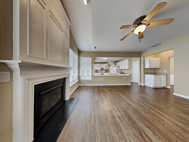 Foto del edificio - 4480 Fairport Court