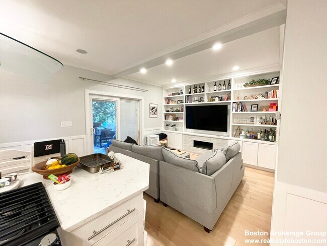 Foto del edificio - 108 Buttonwood St