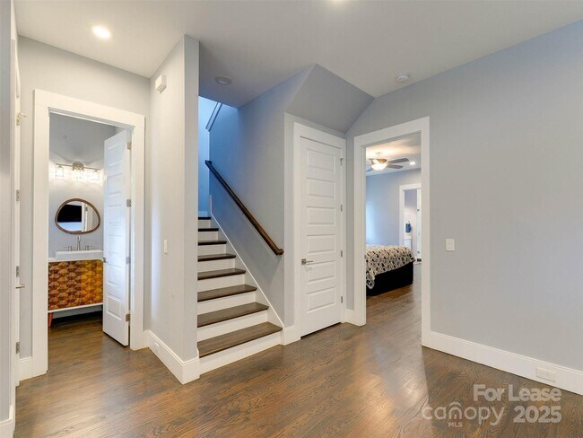 Foto del edificio - 3024 Yadkin Ave
