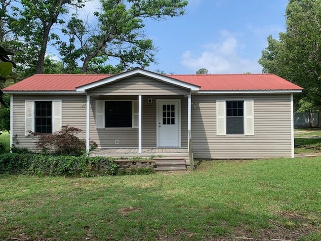 Building Photo - Renovated 3 Bedroom 1 Bath Home for Rent w...