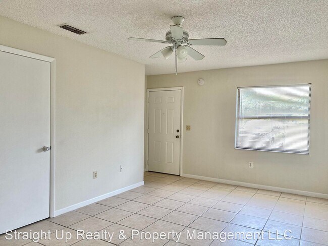 Foto del edificio - 2 br, 1 bath House - 5650 Cherry Wood Circle