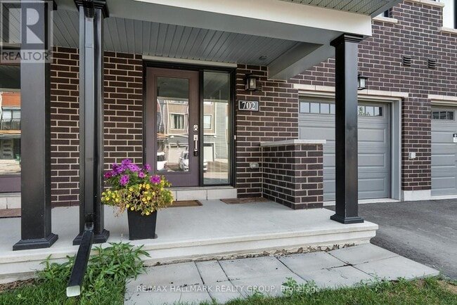 Building Photo - 702 Confluence Walk