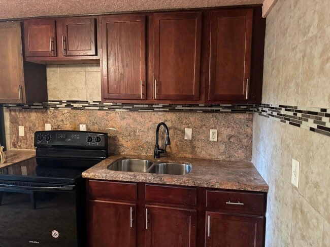Building Photo - 1299 Stoneway Ln