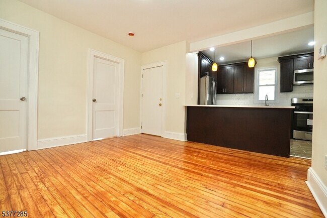 Foto del edificio - 24 Hornblower Ave
