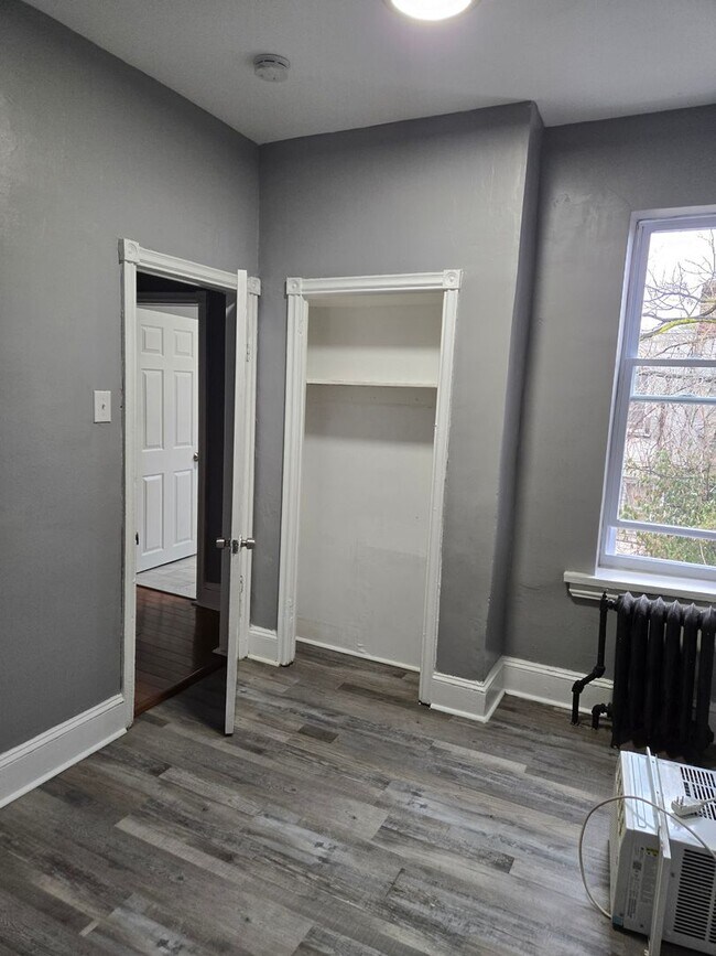 Foto del edificio - Oakdale St 3BR
