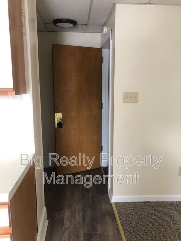 Foto del edificio - 70 N Main St